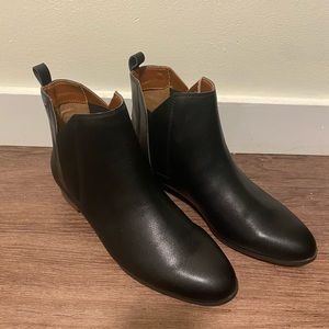 Matt and Nat ankle boots. Size 9